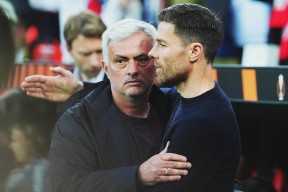 关于勒沃库森内部会议纪要流出：国际比赛日官宣签约；欧联使命明确；球队文化再被提及的信息-体育赛事