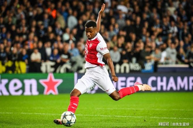 巴塞罗那训练开放日,冲刺阶段复出首秀引欢呼,法甲在即,资深球员宣示担当(巴塞罗那为啥叫巴萨不叫巴塞) 巴塞罗那训练开放日,冲刺阶段复出首秀引欢呼,法甲在即,资深球员宣示担当(巴塞罗那为啥叫巴萨不叫巴塞)